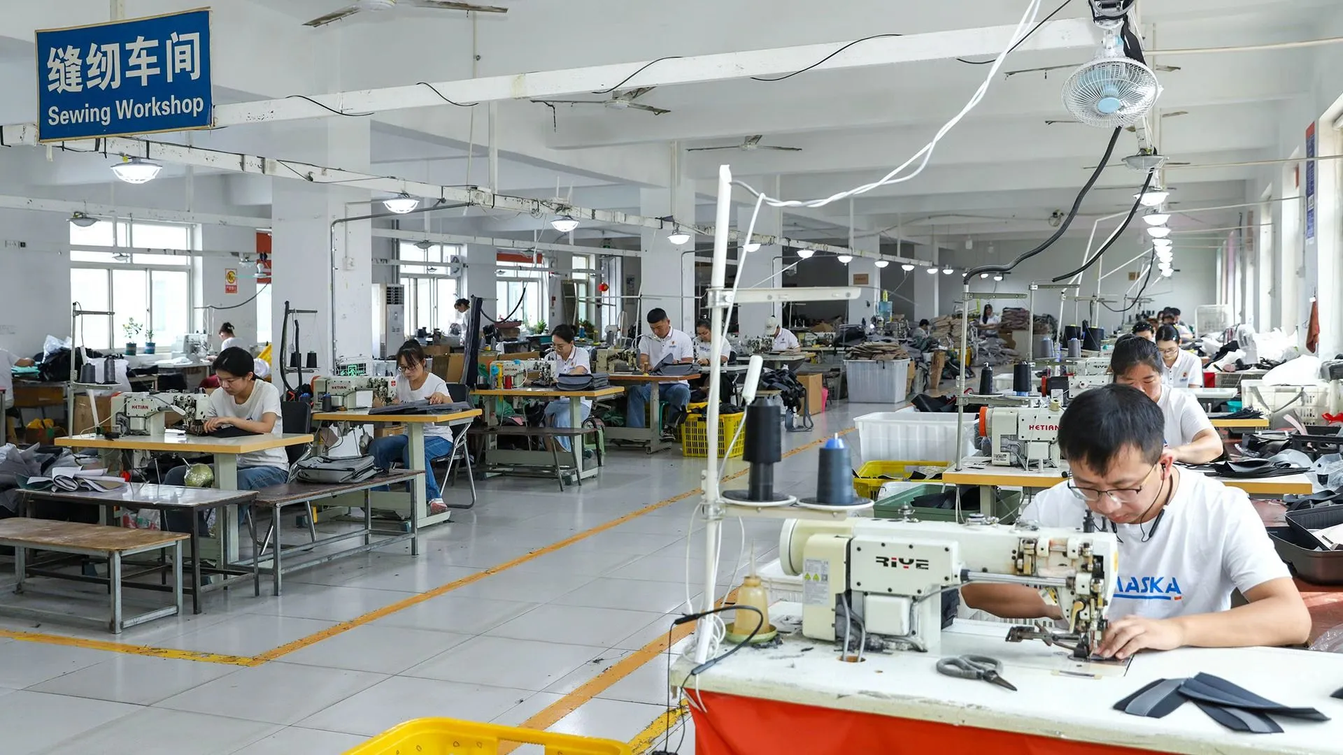Luggage and bag sewing workshop